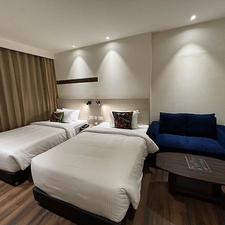 Presidency Airport Hotel Kochi Extérieur photo