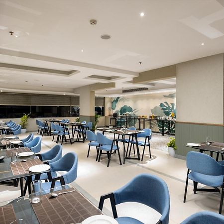 Presidency Airport Hotel Kochi Extérieur photo