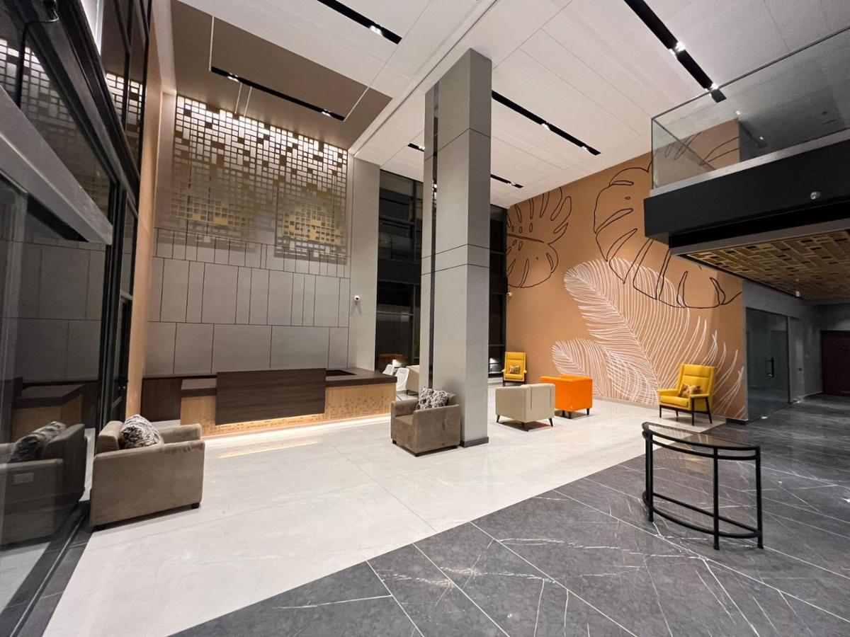 Presidency Airport Hotel Kochi Extérieur photo