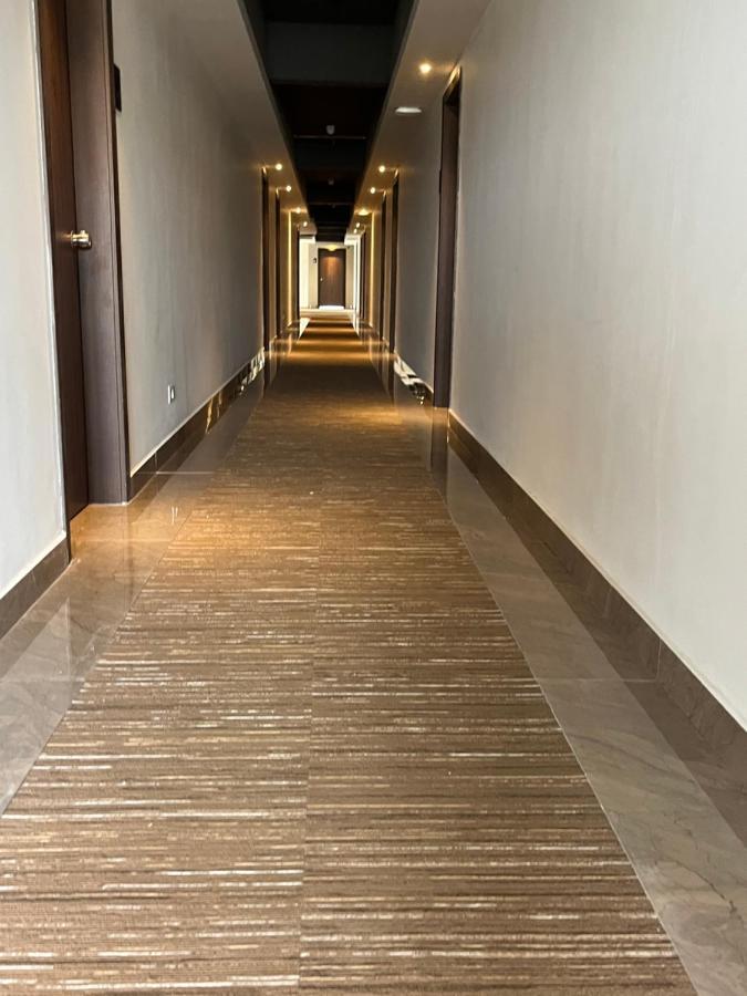 Presidency Airport Hotel Kochi Extérieur photo