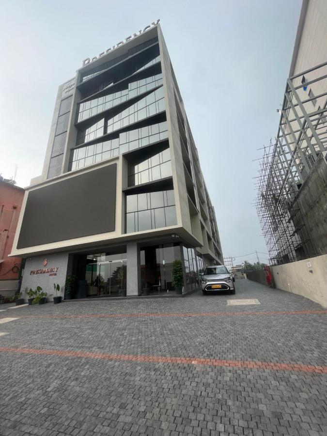 Presidency Airport Hotel Kochi Extérieur photo
