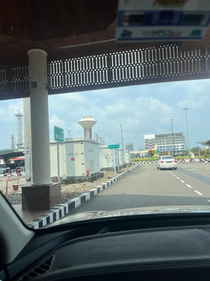 Presidency Airport Hotel Kochi Extérieur photo