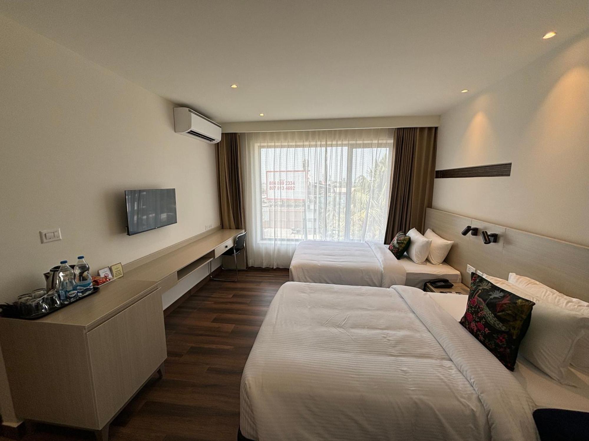 Presidency Airport Hotel Kochi Extérieur photo