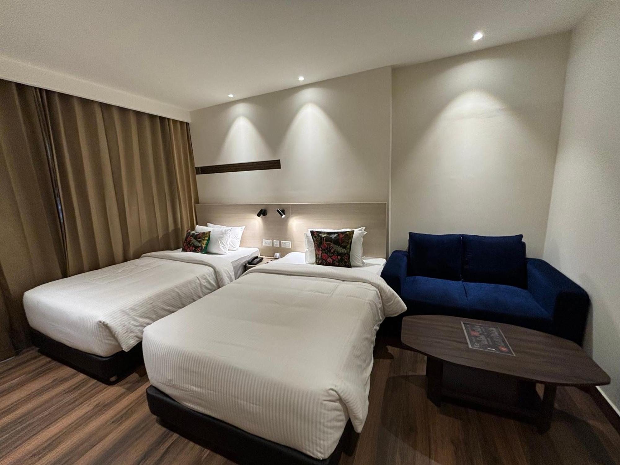 Presidency Airport Hotel Kochi Extérieur photo