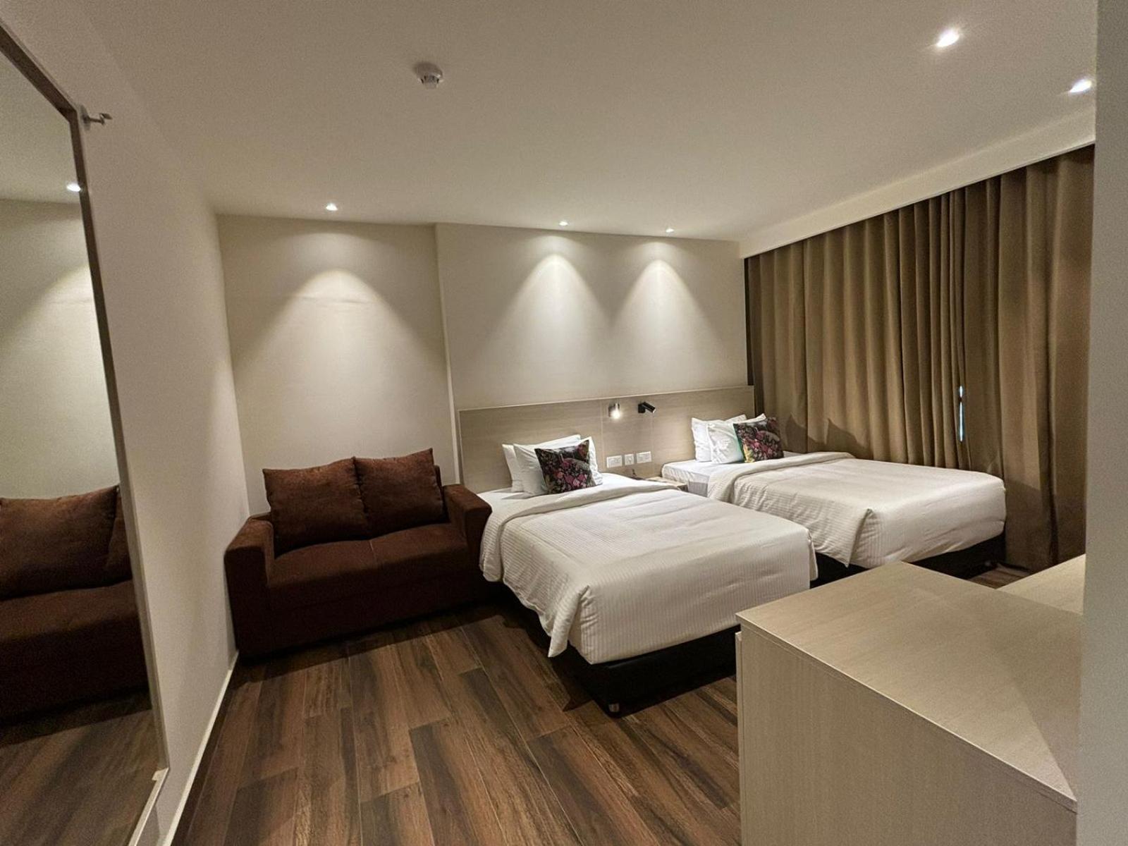 Presidency Airport Hotel Kochi Extérieur photo