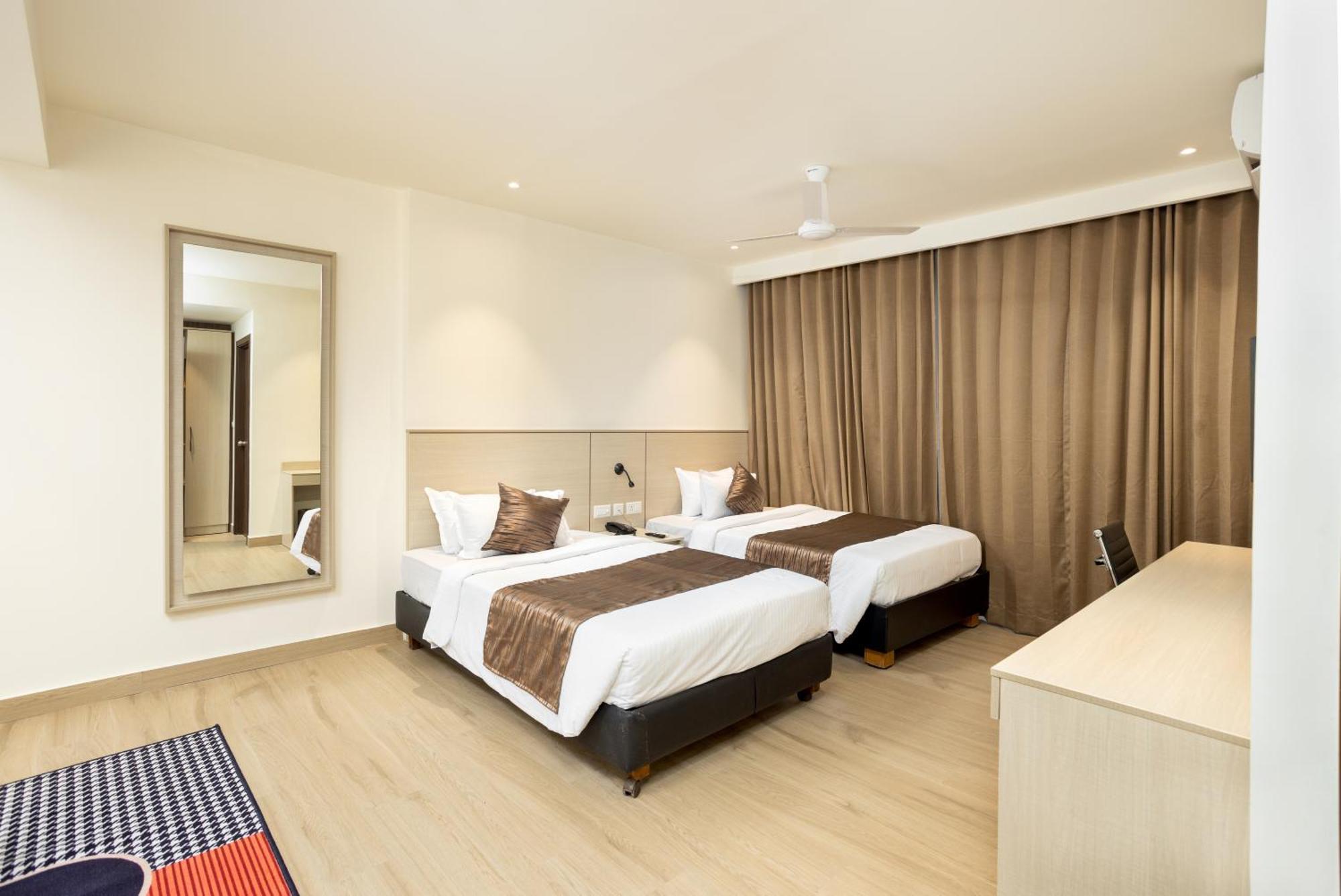 Presidency Airport Hotel Kochi Extérieur photo