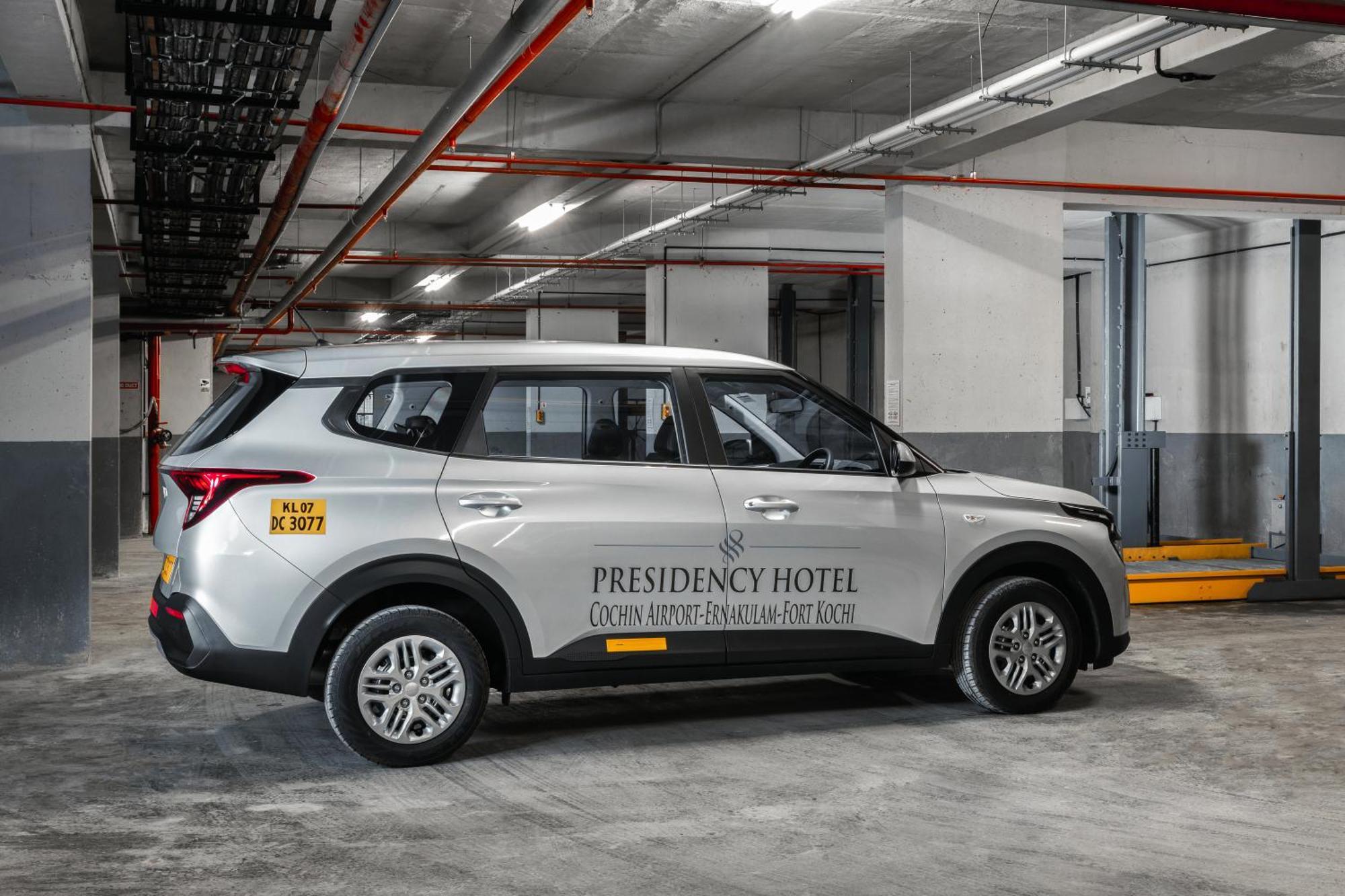 Presidency Airport Hotel Kochi Extérieur photo