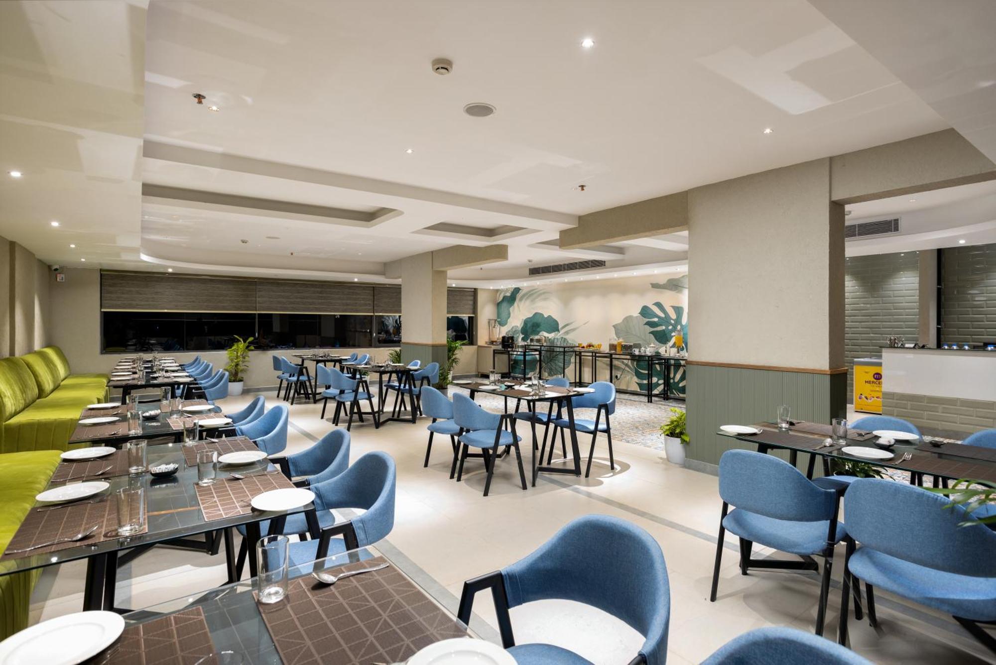 Presidency Airport Hotel Kochi Extérieur photo