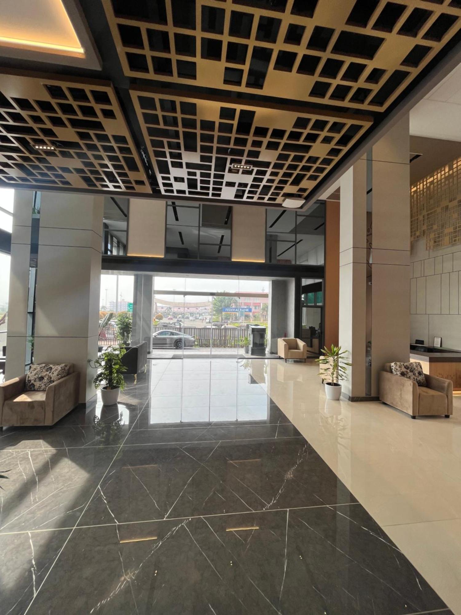 Presidency Airport Hotel Kochi Extérieur photo