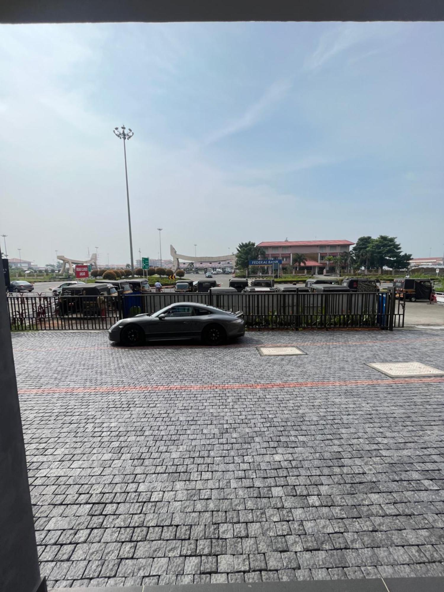Presidency Airport Hotel Kochi Extérieur photo